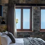 Adama Pensión 4*