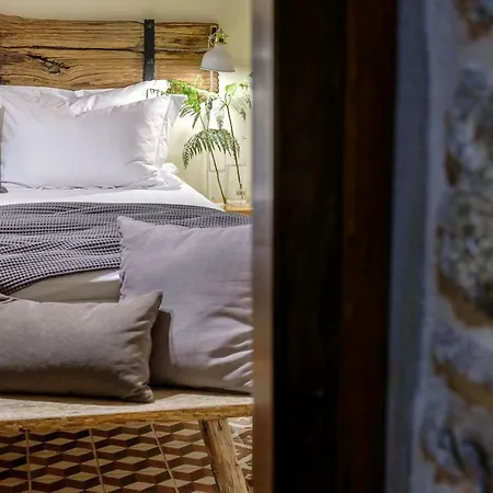 Adama 招待所 Mourésion