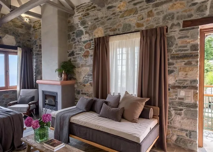 Adama Casa de hóspedes Mourésion