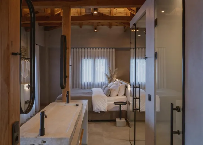 Adama Casa de hóspedes Mourésion