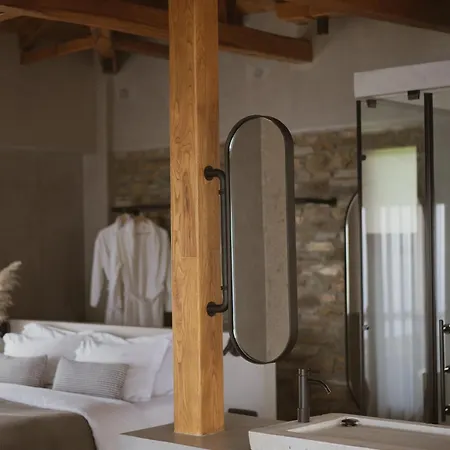 Adama Πανσιόν