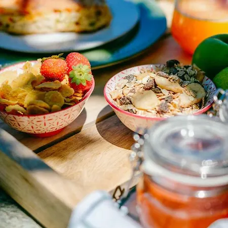 Adama Πανσιόν