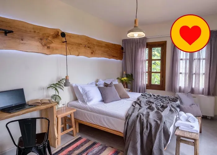 Adama Πανσιόν Mourésion